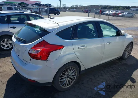 2014 Ford Focus Titanium из США, поврежденный, VIN 1FADP3N26EL377842